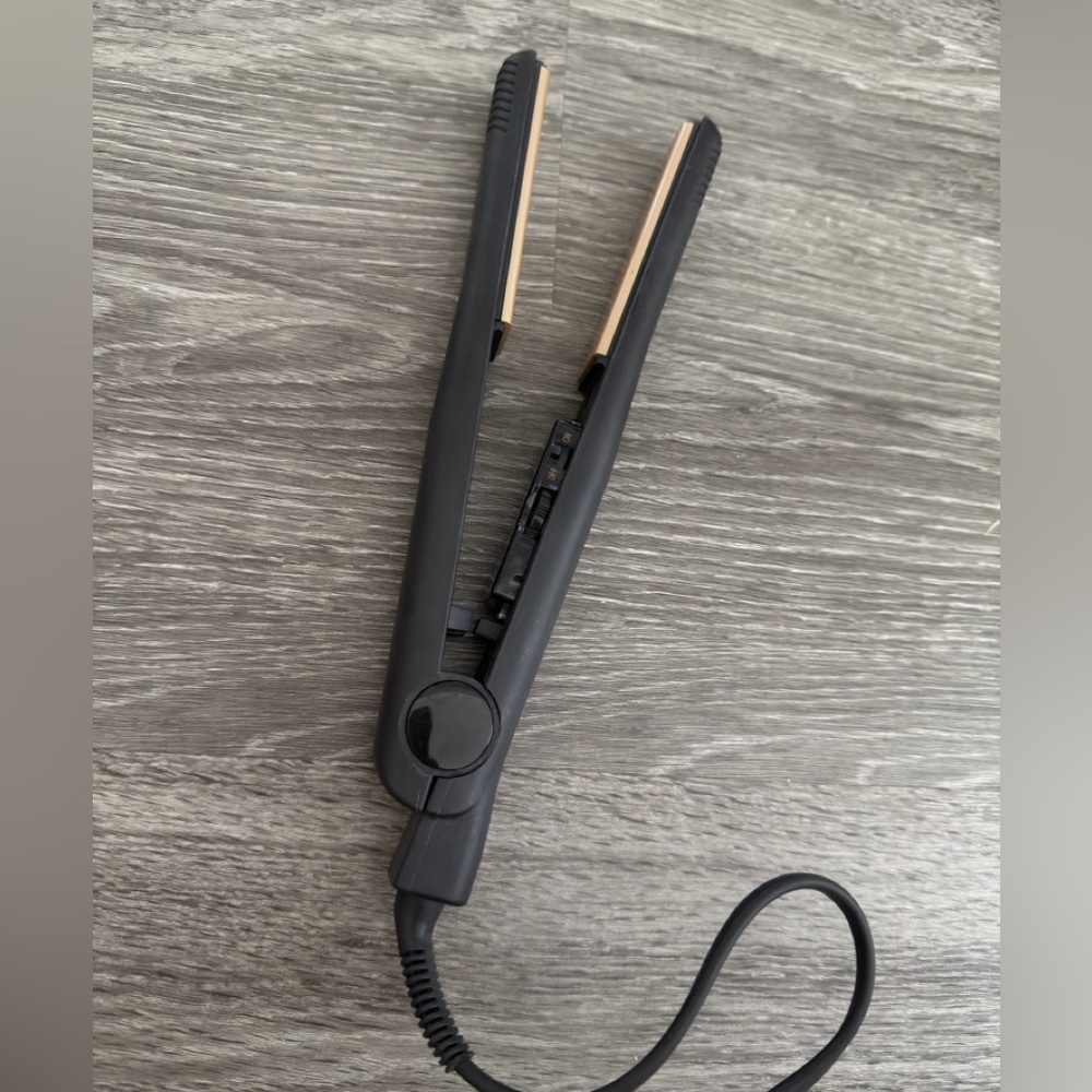 Hot tools professional Black and Gold Hair Straightener